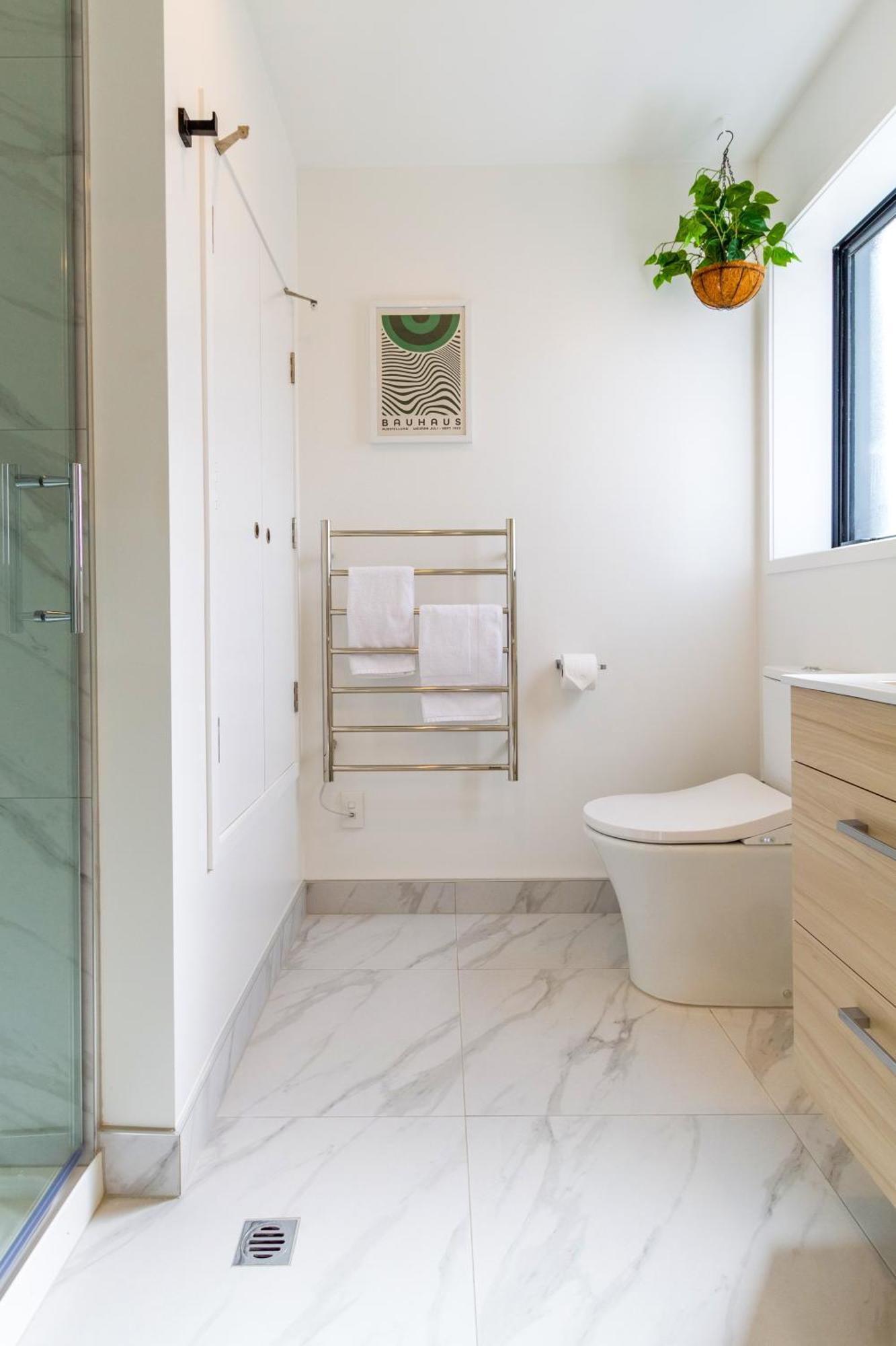 Prime Locale: Studio With Balcony Крайстчърч Екстериор снимка
